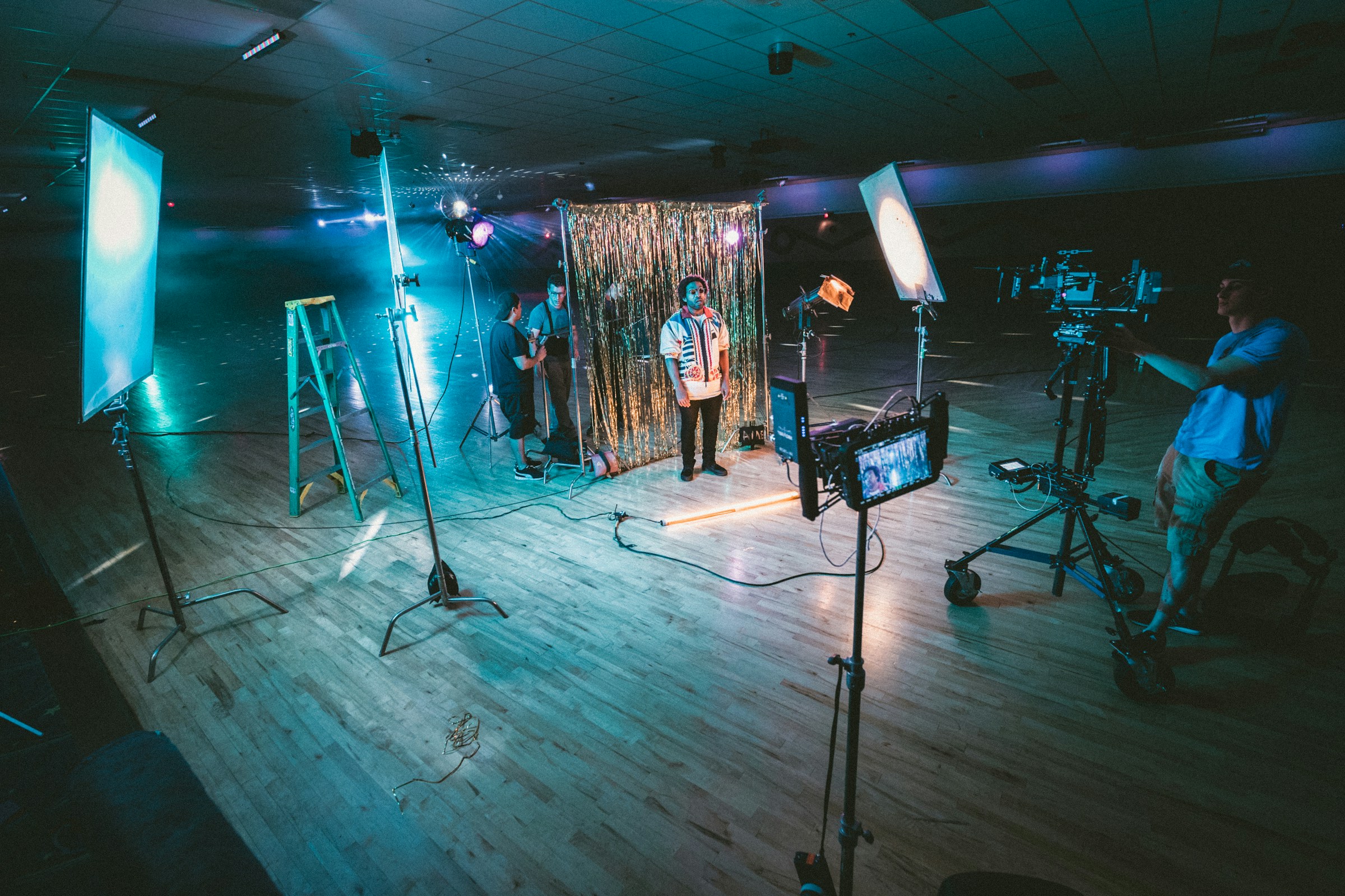 People Filming - Motion Graphics Explainer Videos