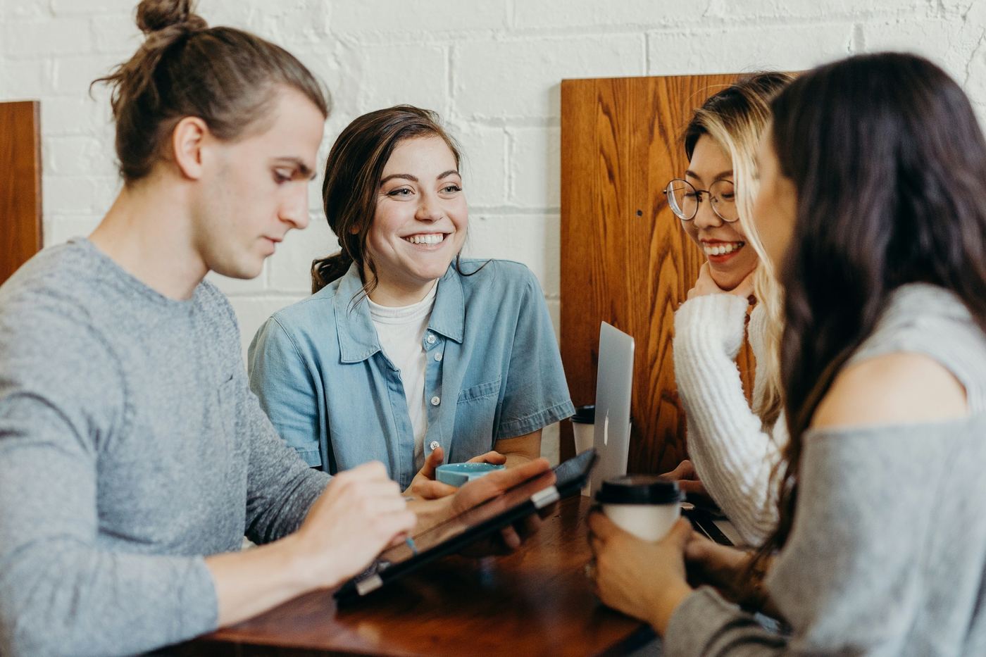 people Working - App Walkthrough Examples